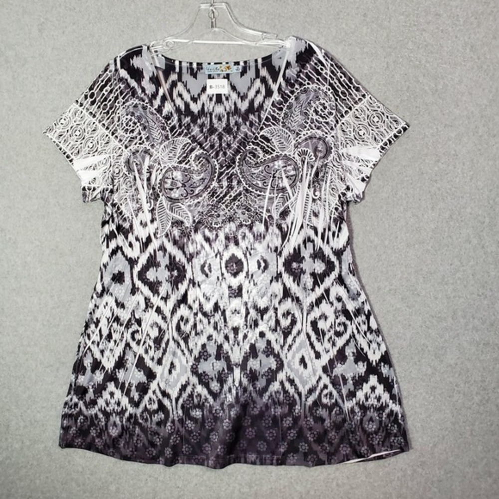 Unity Women Top 1X Gray Ikat Paisley Rhinestone Short Sleeve V Neck